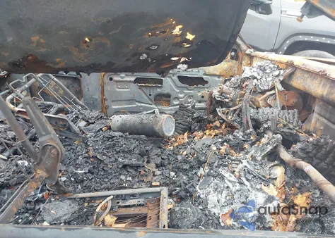 1996 GMC Sierra K1500 z USA, uszkodzony, nr VIN 2GTEK19R1T1560352